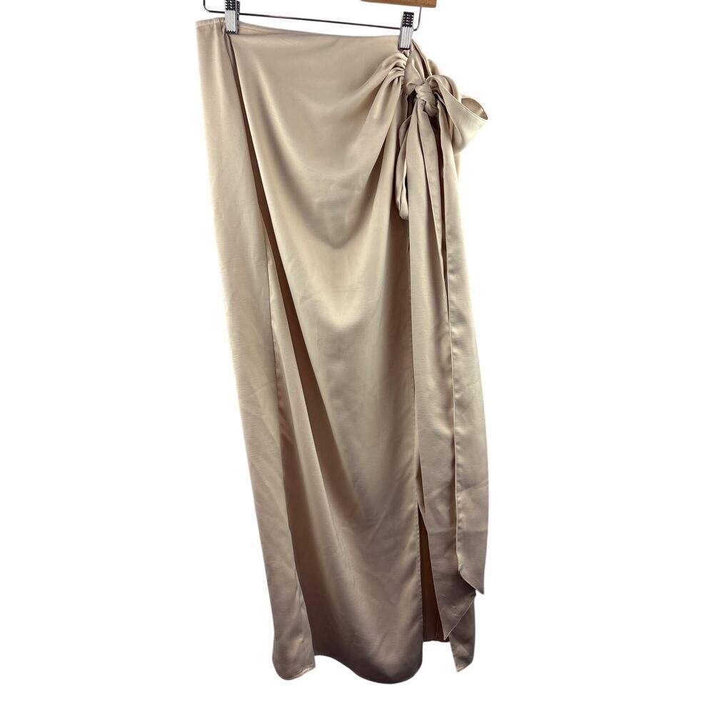 Women’s Meshki Large Champagne Satin Skirt w/ Sode knot